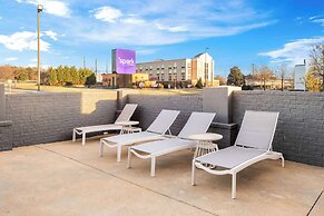 Spark by Hilton Oxford