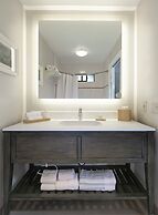 Cottage Inn By The Sea