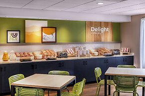 Spark by Hilton Denver International Airport