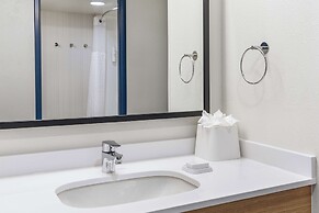 Spark by Hilton Denver International Airport