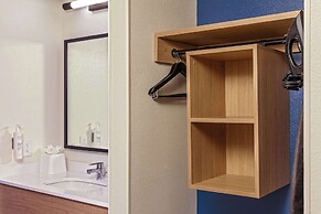 Spark by Hilton Denver International Airport