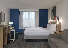 Spark by Hilton Denver International Airport