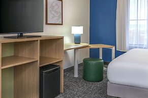 Spark by Hilton Denver International Airport