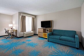 Days Inn & Suites by Wyndham Denver International Airport