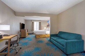 Days Inn & Suites by Wyndham Denver International Airport