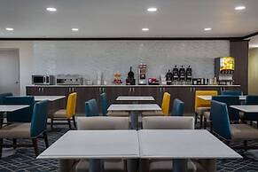 La Quinta Inn & Suites by Wyndham Peru Starved Rock St Park