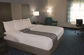 La Quinta Inn & Suites by Wyndham Peru Starved Rock St Park