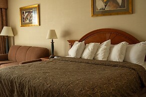 Hotel Topeka at City Center