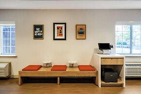 Sonesta Simply Suites Boston Braintree