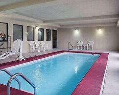 Columbia Inn & Suites