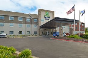 Holiday Inn Express & Suites Omaha - 120th and Maple by IHG
