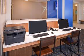 Holiday Inn Express & Suites Omaha - 120th and Maple by IHG