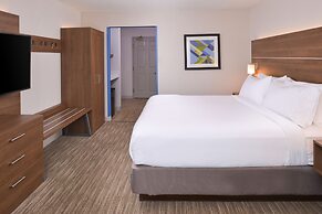 Holiday Inn Express & Suites Omaha - 120th and Maple by IHG
