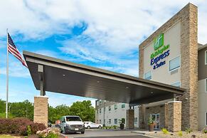 Holiday Inn Express & Suites Omaha - 120th and Maple by IHG