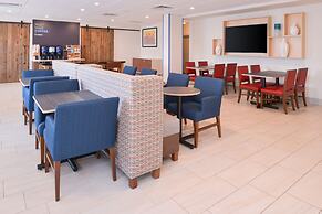 Holiday Inn Express & Suites Omaha - 120th and Maple by IHG