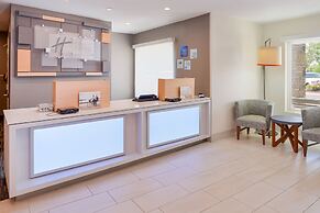 Holiday Inn Express & Suites Omaha - 120th and Maple by IHG