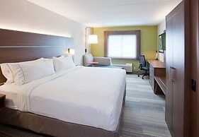 Holiday Inn Express & Suites Omaha - 120th and Maple by IHG