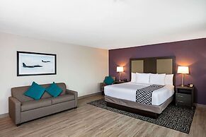 La Quinta Inn & Suites by Wyndham Las Vegas Nellis