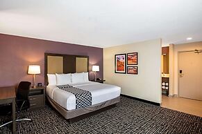 La Quinta Inn & Suites by Wyndham Las Vegas Nellis