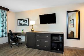 La Quinta Inn & Suites by Wyndham Las Vegas Nellis