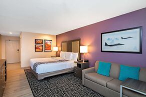 La Quinta Inn & Suites by Wyndham Las Vegas Nellis