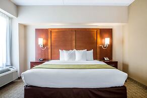 Comfort Suites at Woodbridge
