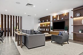 DoubleTree by Hilton New York JFK Airport