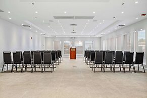 DoubleTree by Hilton New York JFK Airport