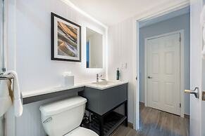 DoubleTree by Hilton New York JFK Airport