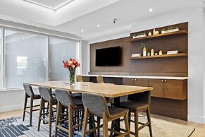 DoubleTree by Hilton New York JFK Airport