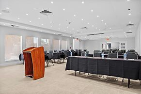 DoubleTree by Hilton New York JFK Airport