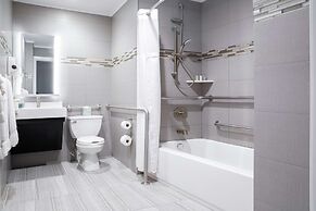 Martinique New York on Broadway, Curio Collection by Hilton