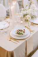 Martinique New York on Broadway, Curio Collection by Hilton