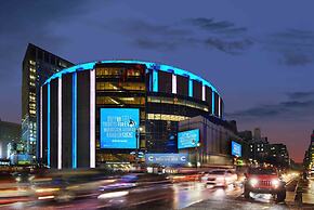 Martinique New York on Broadway, Curio Collection by Hilton