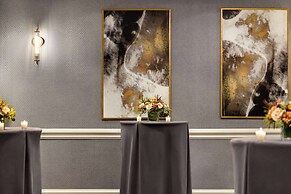 Martinique New York on Broadway, Curio Collection by Hilton