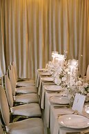 Martinique New York on Broadway, Curio Collection by Hilton