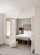 Martinique New York on Broadway, Curio Collection by Hilton