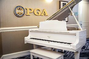 Martinique New York on Broadway, Curio Collection by Hilton