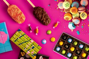 Martinique New York on Broadway, Curio Collection by Hilton