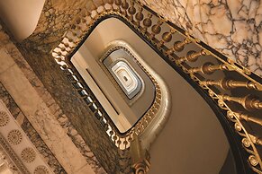 Martinique New York on Broadway, Curio Collection by Hilton