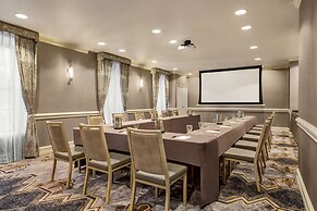 Martinique New York on Broadway, Curio Collection by Hilton