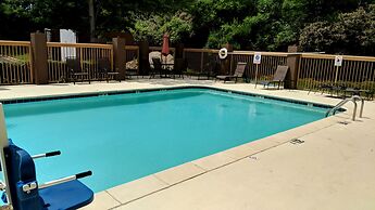 Comfort Suites University - Research Park