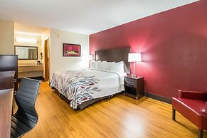 Red Roof Inn Clarksville