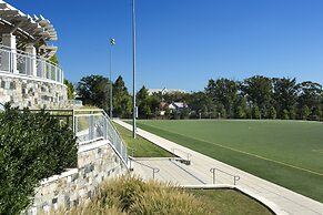 Embassy Suites by Hilton Dulles Airport