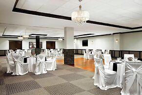 Four Points by Sheraton Hotel & Suites Calgary West