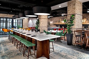 Sheraton Suites Calgary Eau Claire