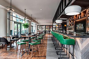 Sheraton Suites Calgary Eau Claire