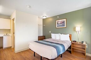 HomeTowne Studios By Red Roof Colorado Springs - Airport