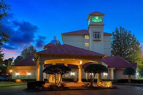 Holiday Inn Express And Suites Memphis East by IHG