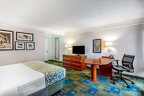 La Quinta Inn & Suites by Wyndham Fremont / Silicon Valley